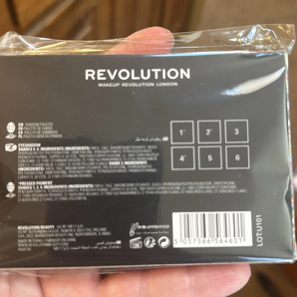 NIB Revolution Boujee AF 6 Shade Colorful Eyeshadow Palette Cruelty Free